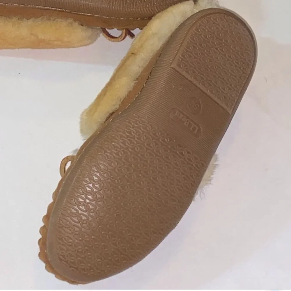 L.L. Bean Genuine Shearling Lam Premium Sude Upper Women's Tan Moccasin Slippers - Picture 7 of 7